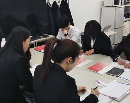 職場の雰囲気を知る